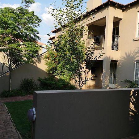 Airport Lodge Guest House Kempton Park Dış mekan fotoğraf